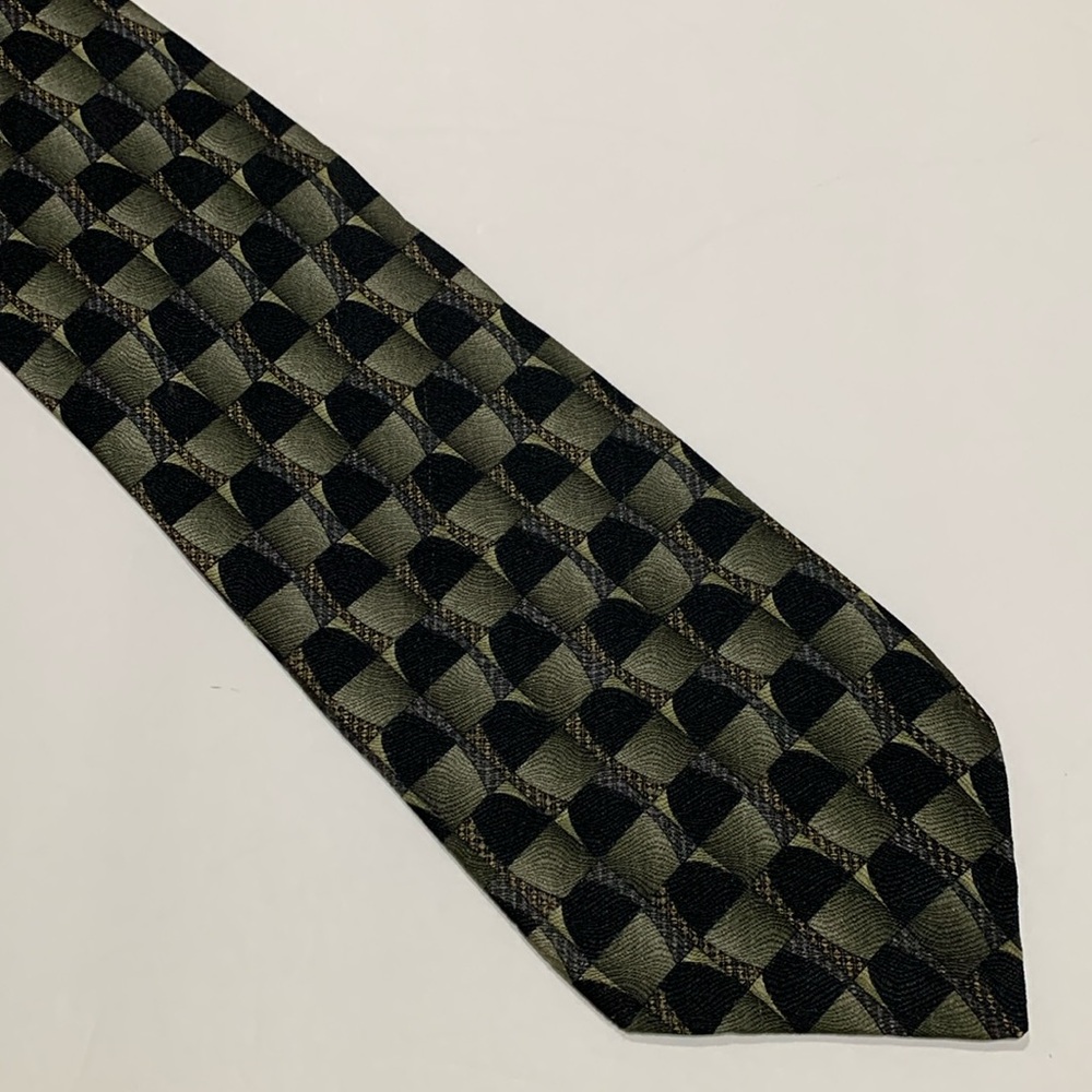 Louis Roth tie